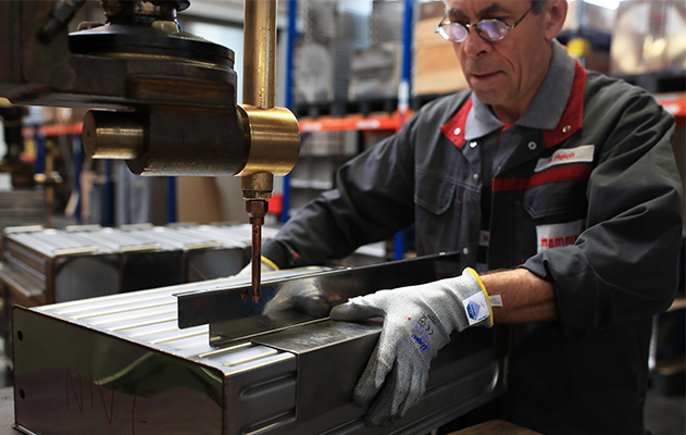 15972_631x400_02-2MemmertMitarbeiter_FisherSci 15972_631x400_02-2MemmertMitarbeiter_FisherSci